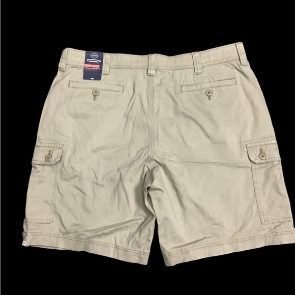 Men's St. John’s Bay 40 XL Cargo Chino Khakis Shorts Khaki Stretch Twill NWT - Picture 4 of 10